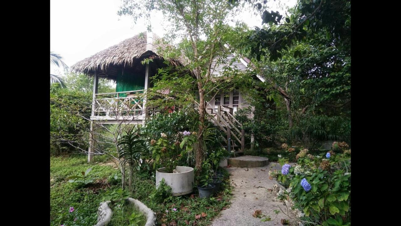 Jansom Bungalow 2 Koh Phayam Buitenkant foto