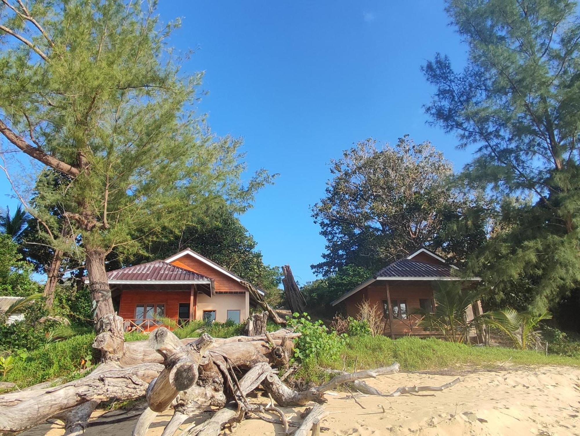 Jansom Bungalow 2 Koh Phayam Buitenkant foto